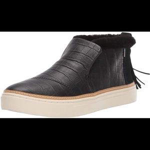 Toms paxton slip ons size 8 croc